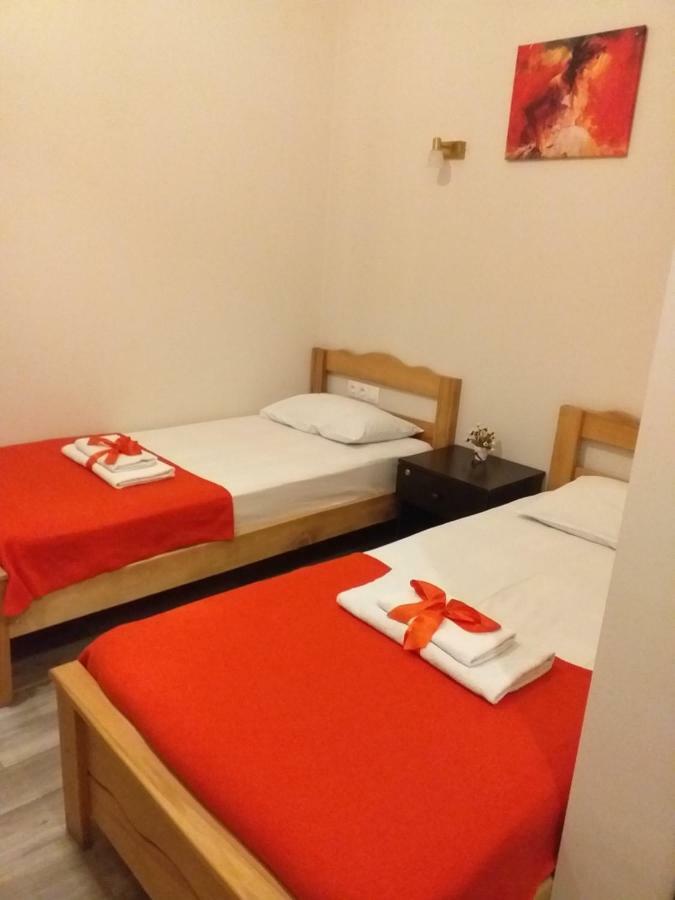 Guest House Lion Tbilisi Buitenkant foto
