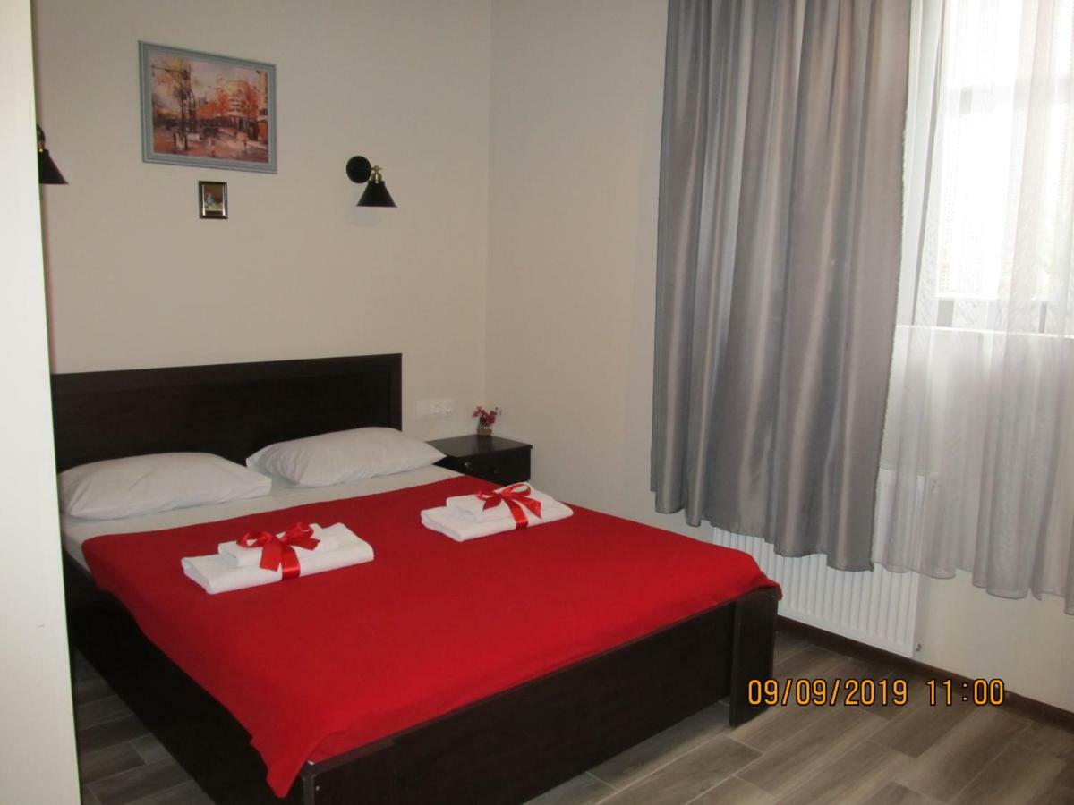 Guest House Lion Tbilisi Buitenkant foto